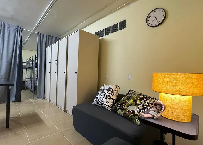 Nij Lady Dorm 호스텔 *